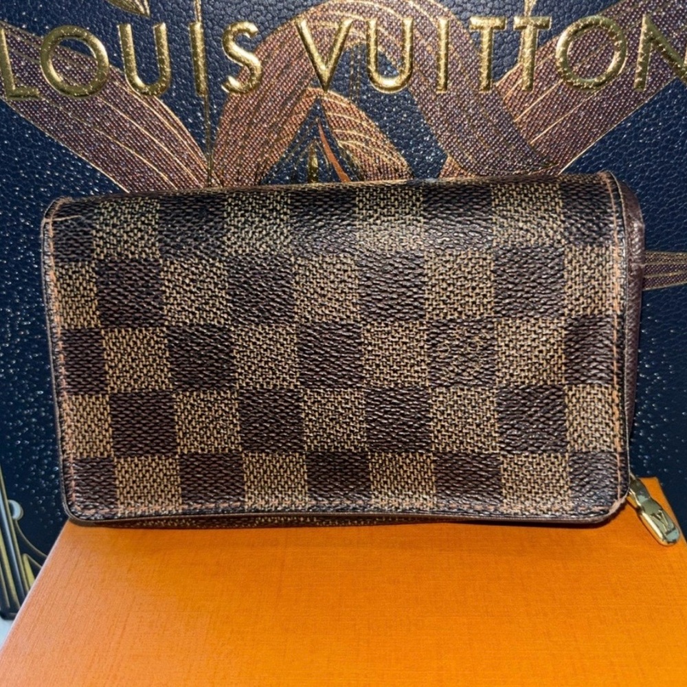 🖤Louis Vuitton Damier Wallet🖤